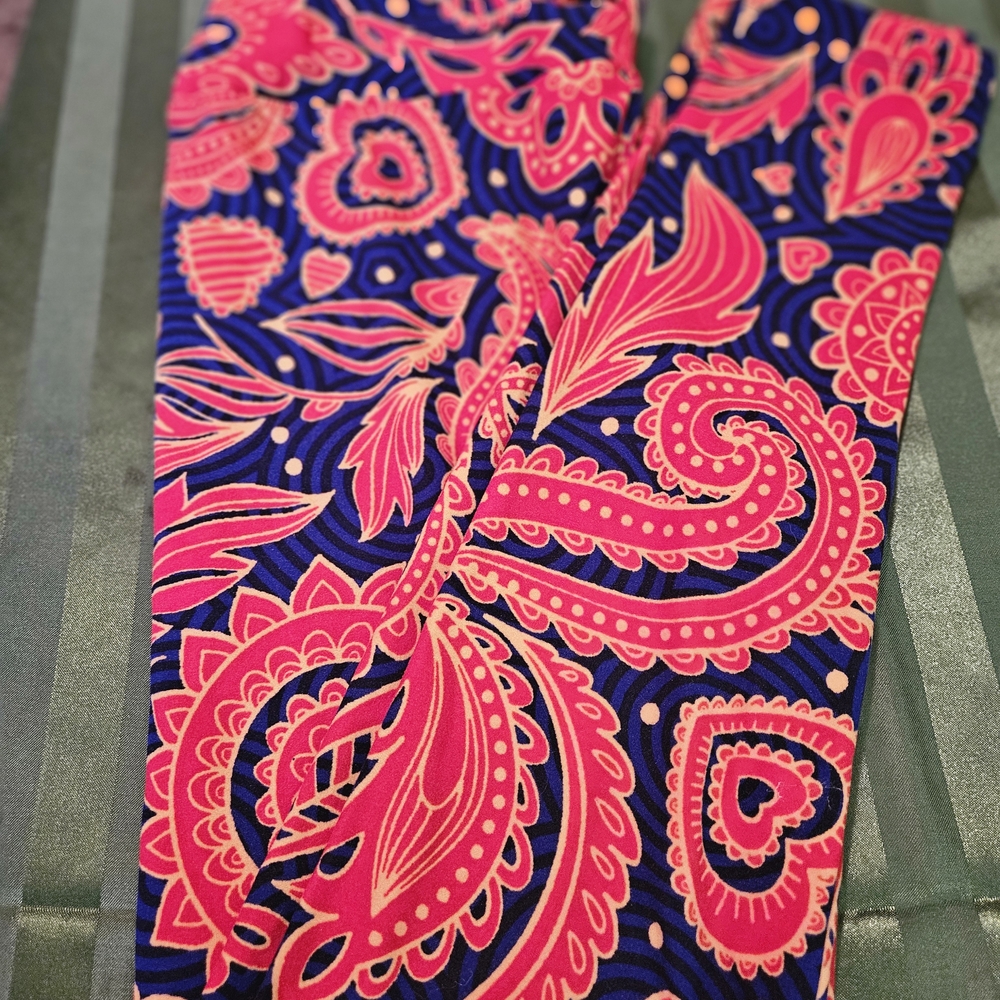 LuLaRoe Red and Navy Paisley Leggings